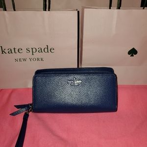 Kate Spade Large Carryall Wristlet